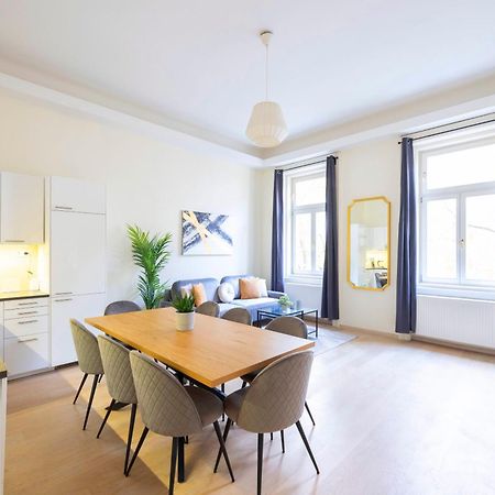 Exclusive & Spacious Central Residence W/ 4Bedrm 2Bathrm Budapest Exterior foto