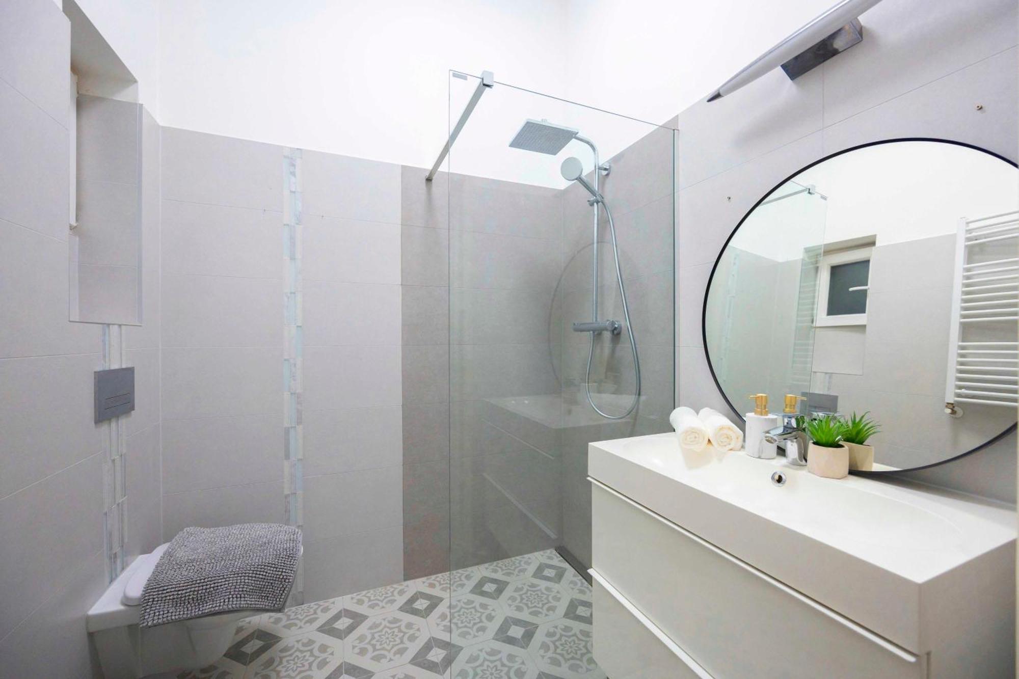Exclusive & Spacious Central Residence W/ 4Bedrm 2Bathrm Budapest Exterior foto